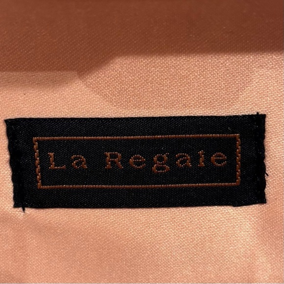 LA REGALE Cage Rose Gold Clutch Bag with a Strap To Convert to Crossbody. - Picture 9 of 13